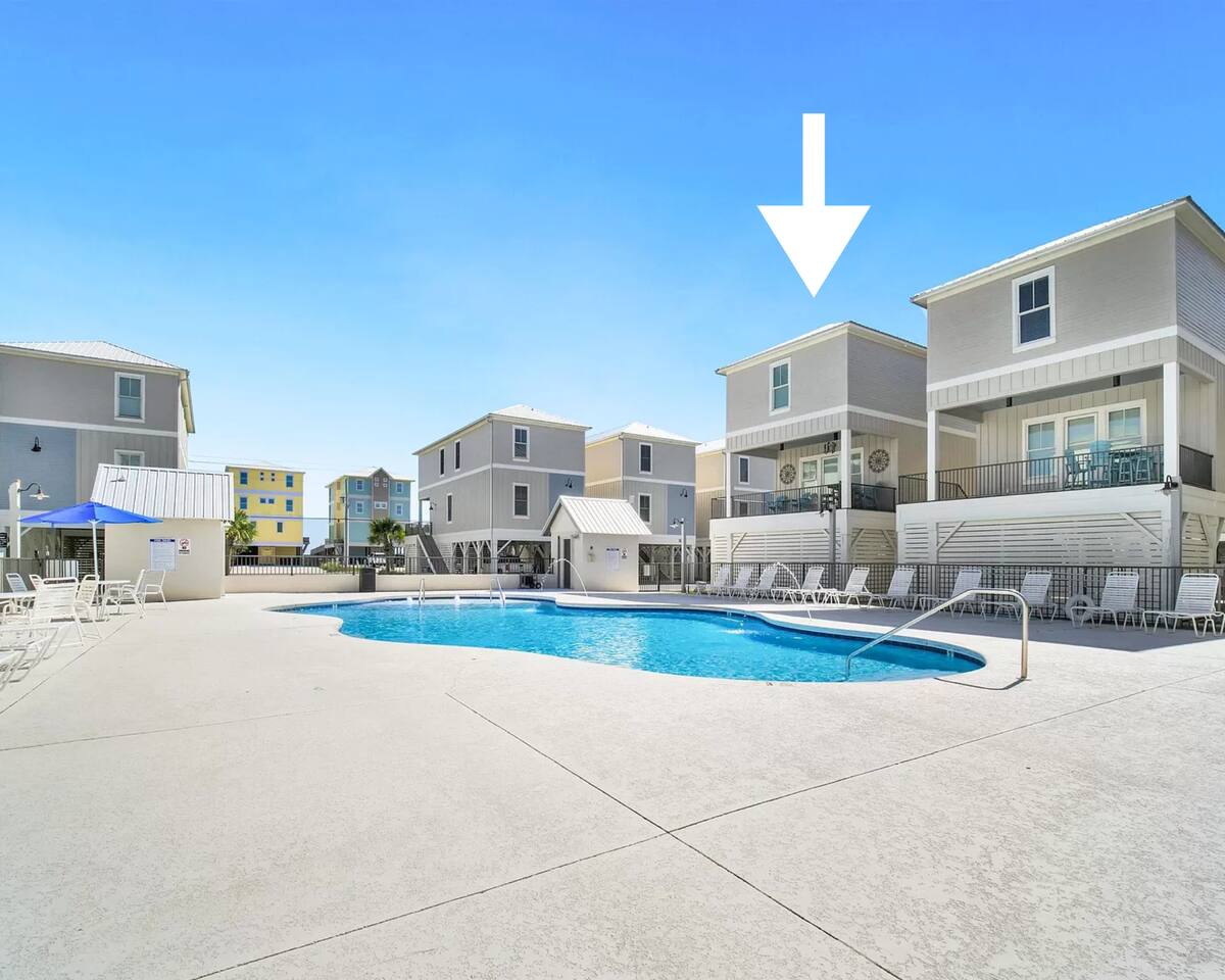 "A Beachin' Good Time" | Steps To Beach*Gulf Views*Pool*Lagoon*Fishing Pier*4BR*Sleeps 12*West Side Cottages