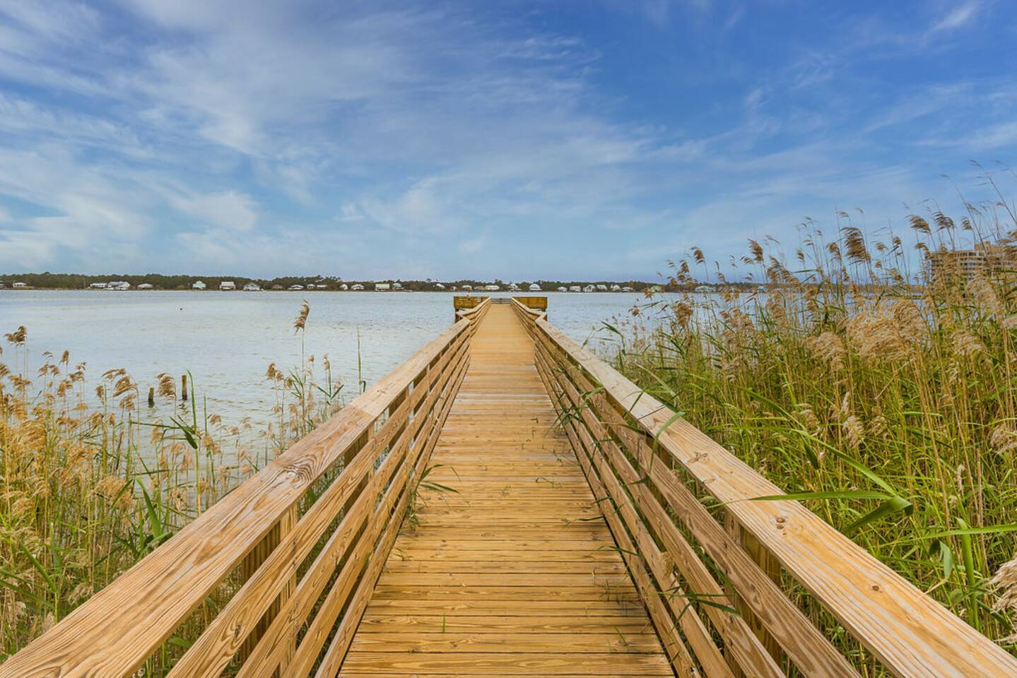 “Back On Track”| Steps To Beach & Lagoon, Pool, West Side Cottages