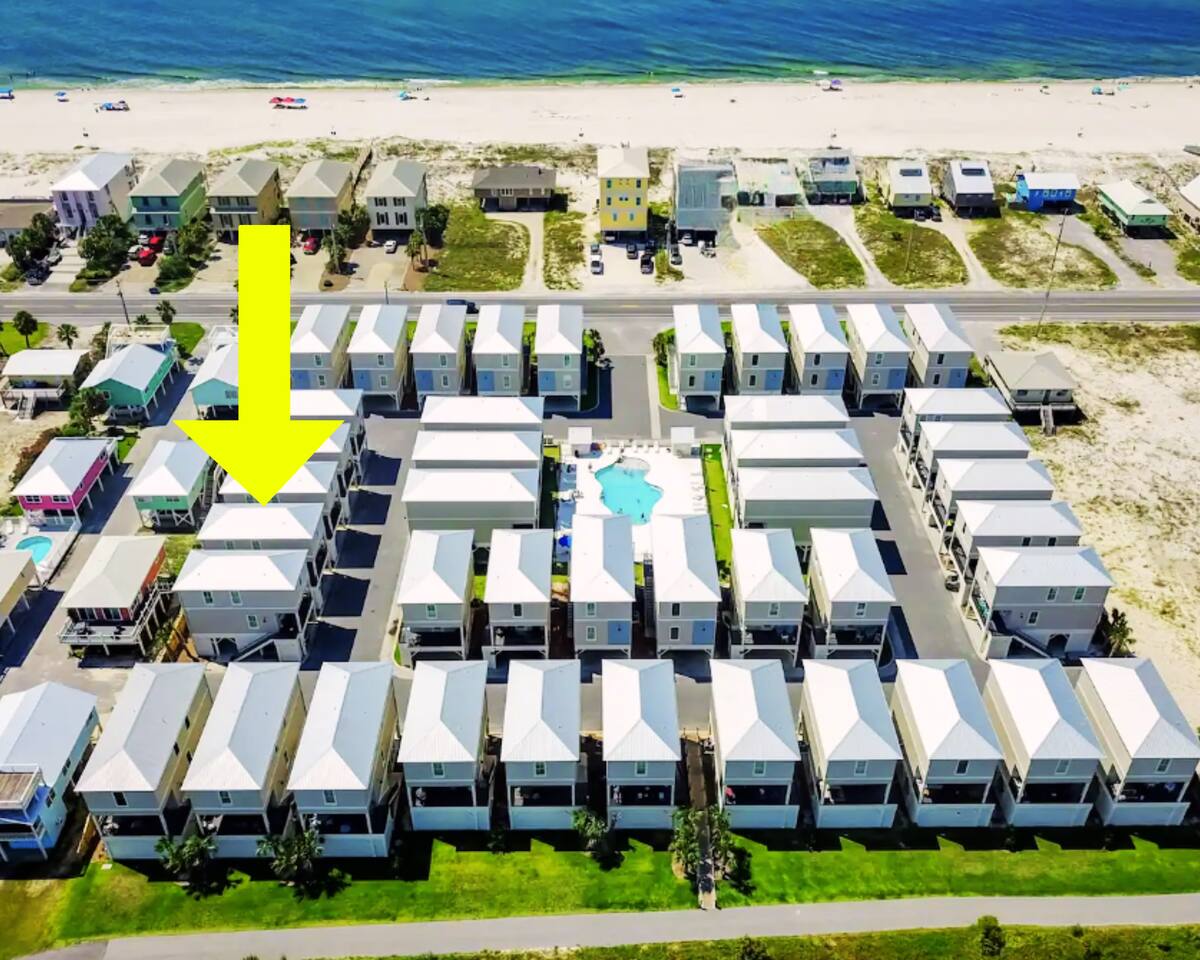 “Back On Track”| Steps To Beach & Lagoon, Pool, West Side Cottages