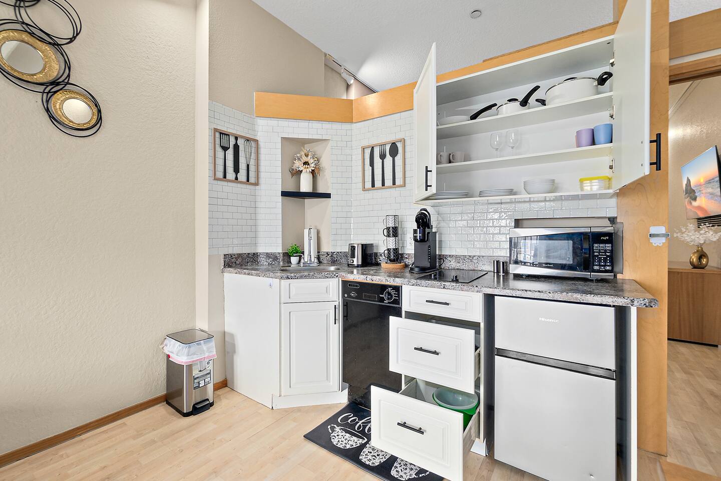 European style Queen Suite in Palm Coast - Best view with Balcony near Beaches!