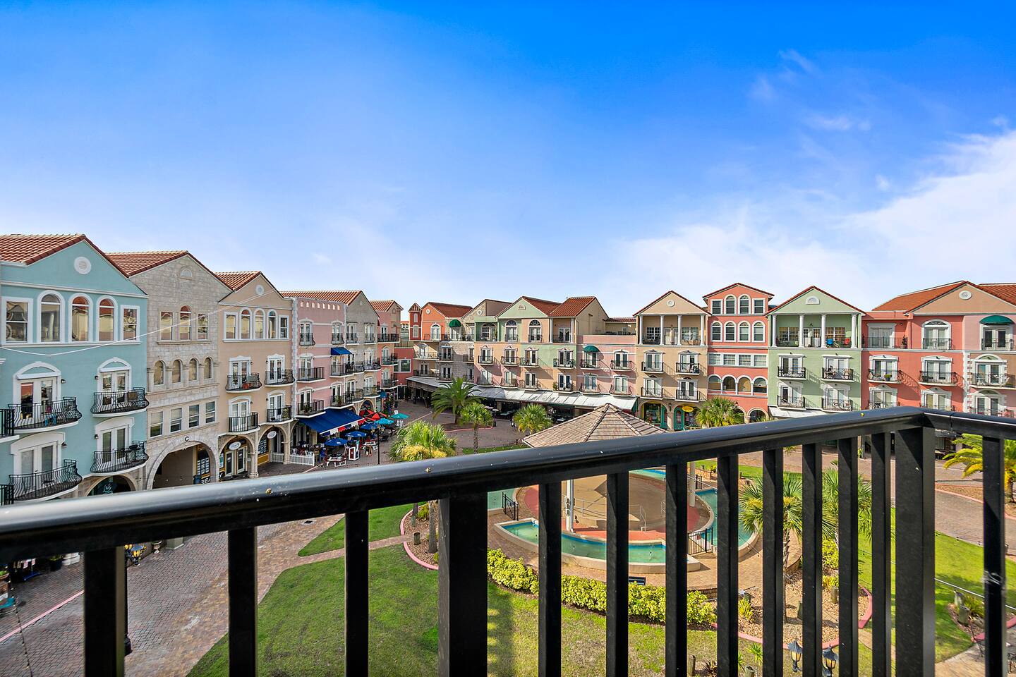 European style Queen Suite in Palm Coast - Best view with Balcony near Beaches!