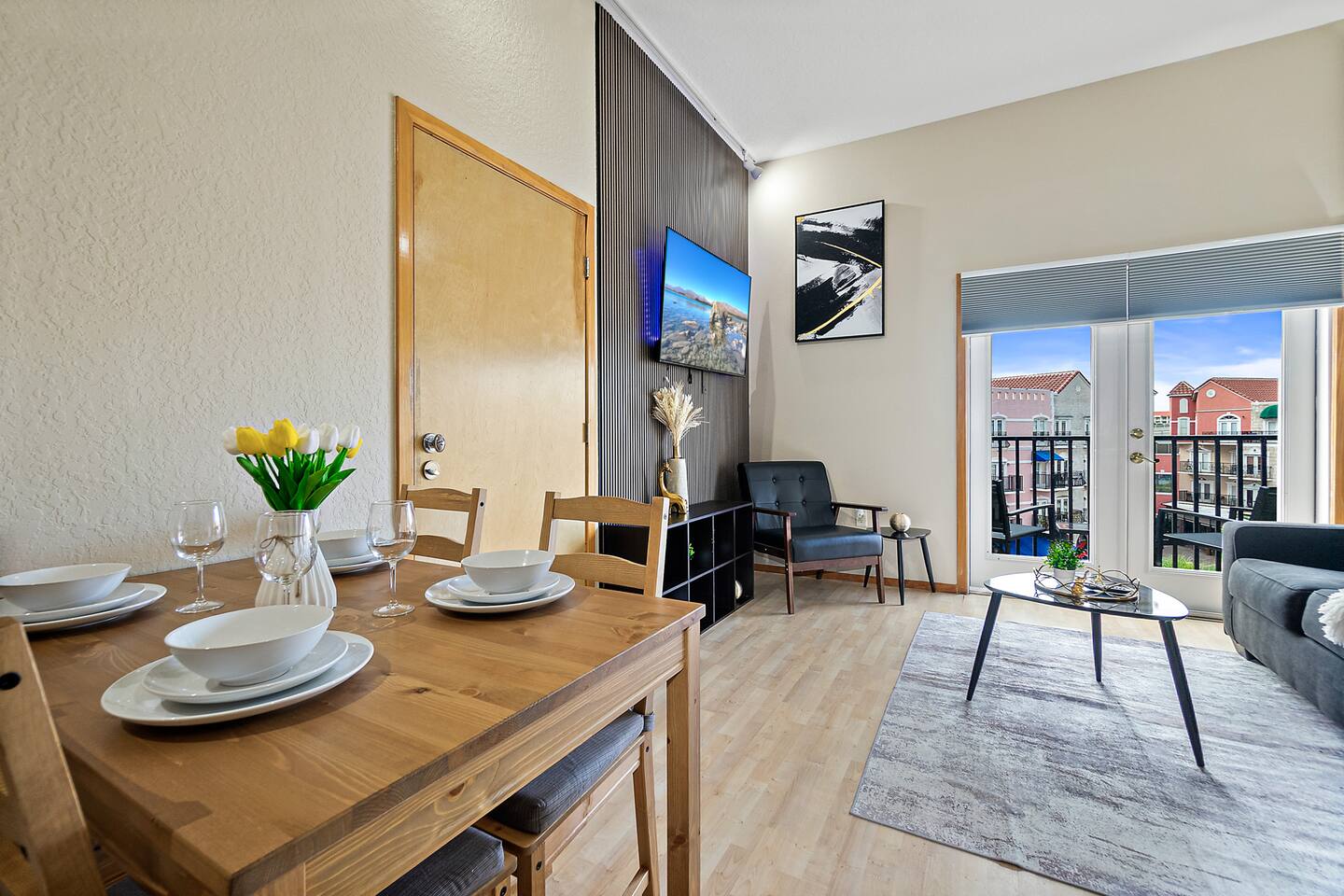 European style Queen Suite in Palm Coast - Best view with Balcony near Beaches!