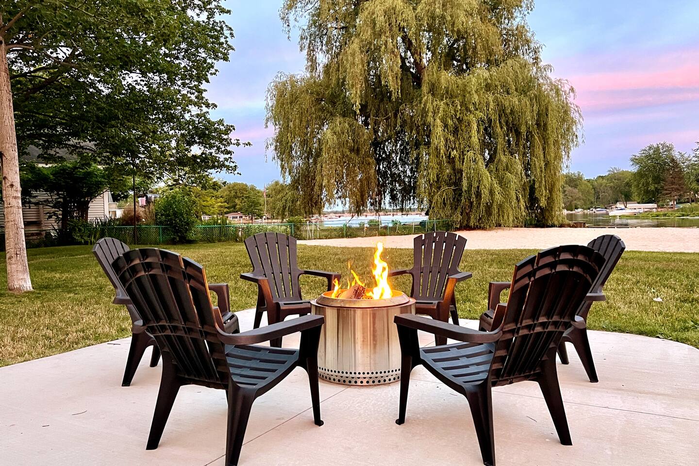 HOT TUB - Grand Haven/Spring Lake Waterfront Home