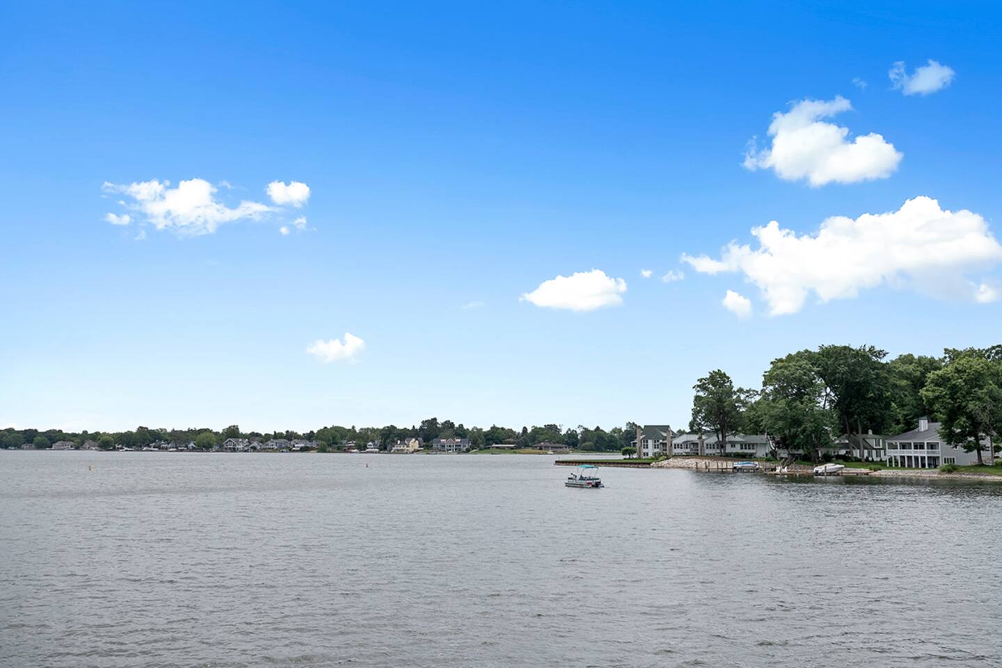 HOT TUB - Grand Haven/Spring Lake Waterfront Home