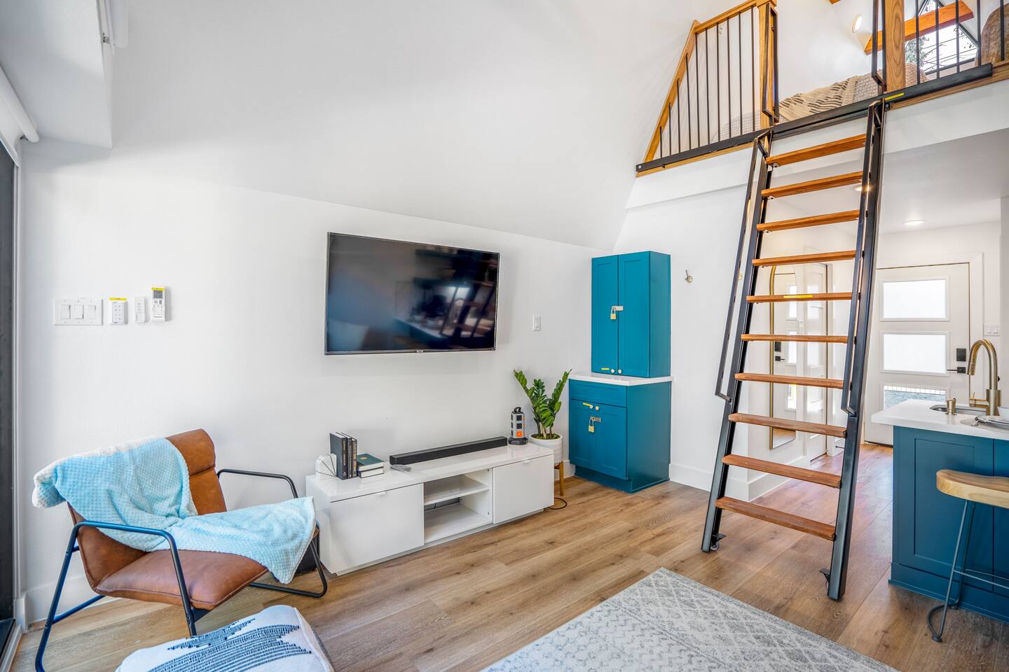 Unique A-frame Tiny House in Houston Central