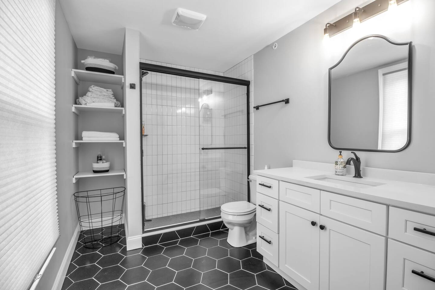 Allentown Renovated Desk Laundry