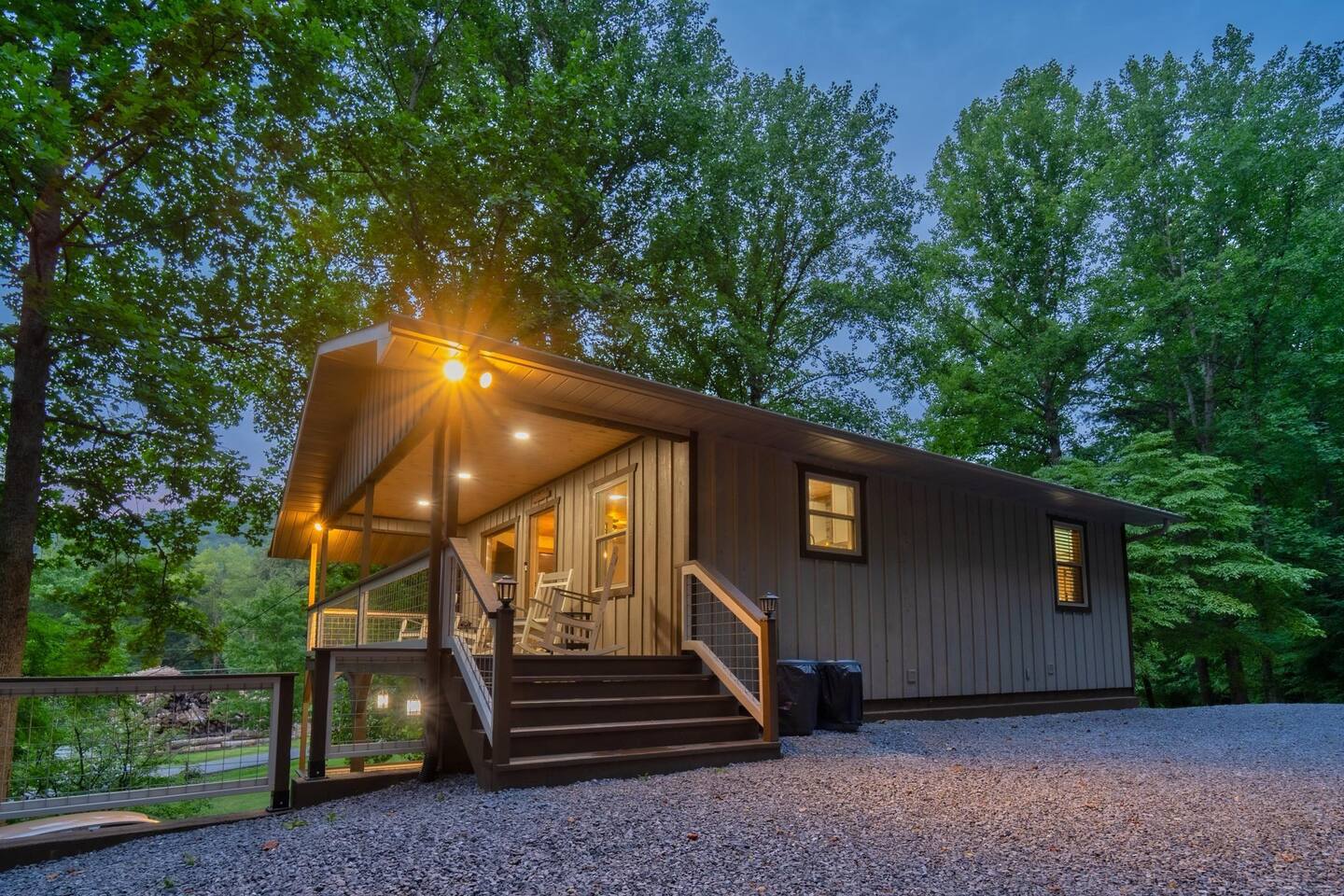 *New Listing*Huge Porch-Hot tub-Quiet-Easy Access! — Pigeon Forge — vacation rental