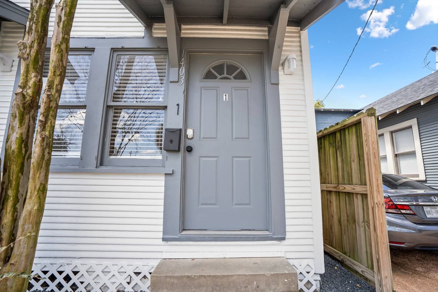 Historic Heights Artist Bungalow #1