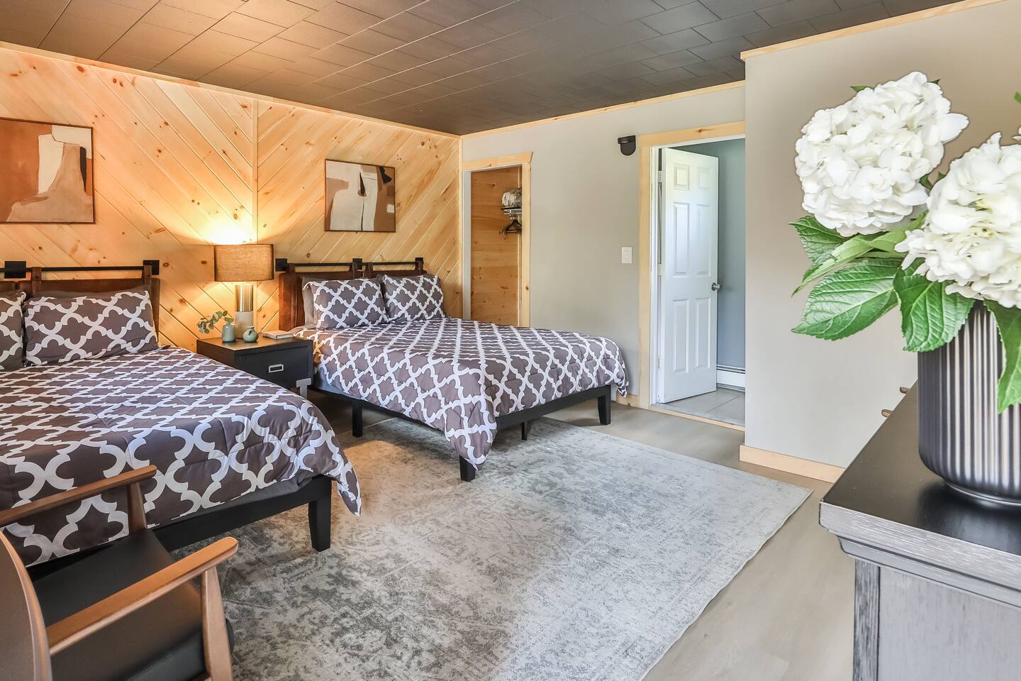 Mountain Views Lodge in front of Hunter MT 7 — Hunter — vacation rental