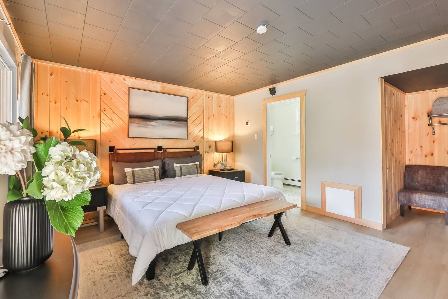 Perfect Lodge /w Gameroom Center of Hunter MT 1