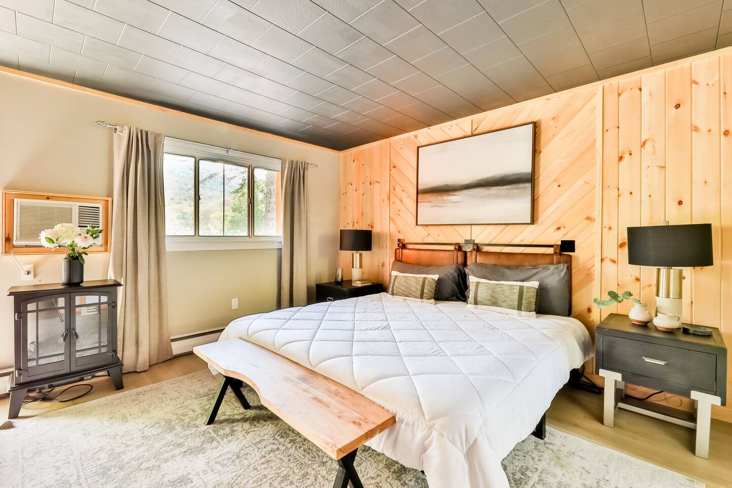 Perfect Lodge /w Gameroom Center of Hunter MT 1