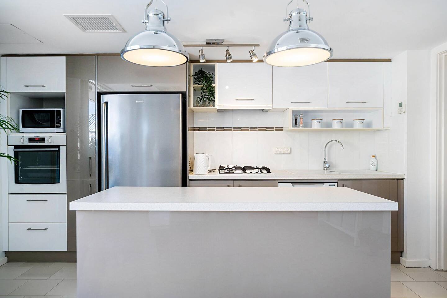 Heart of Manly - Quiet 1 bed between Beach/Harbour