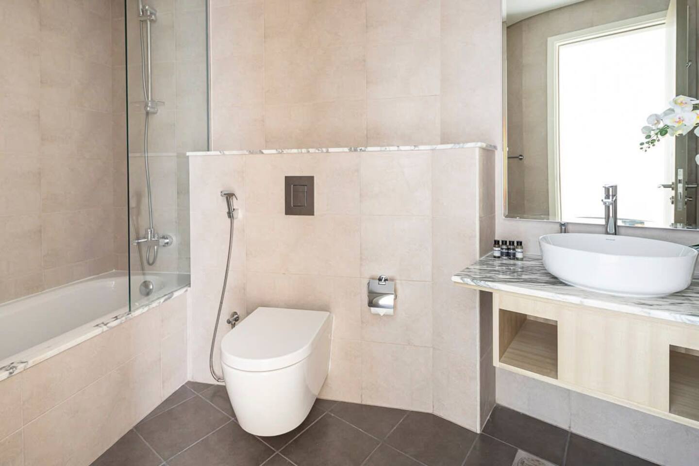ASHRI HOLIDAY HOMES Standard Apartment with Burj view
