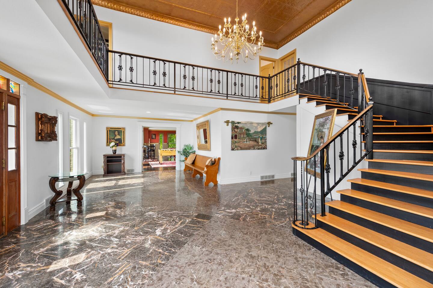 Mountain Top Mansion + Pet Friendly + Sleeps 24 + Asheville + Blue Ridge Parkway