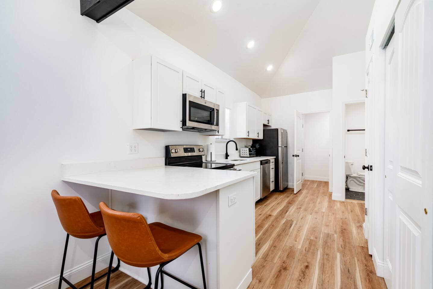 Cozy 1-Bed House in Heart of STL