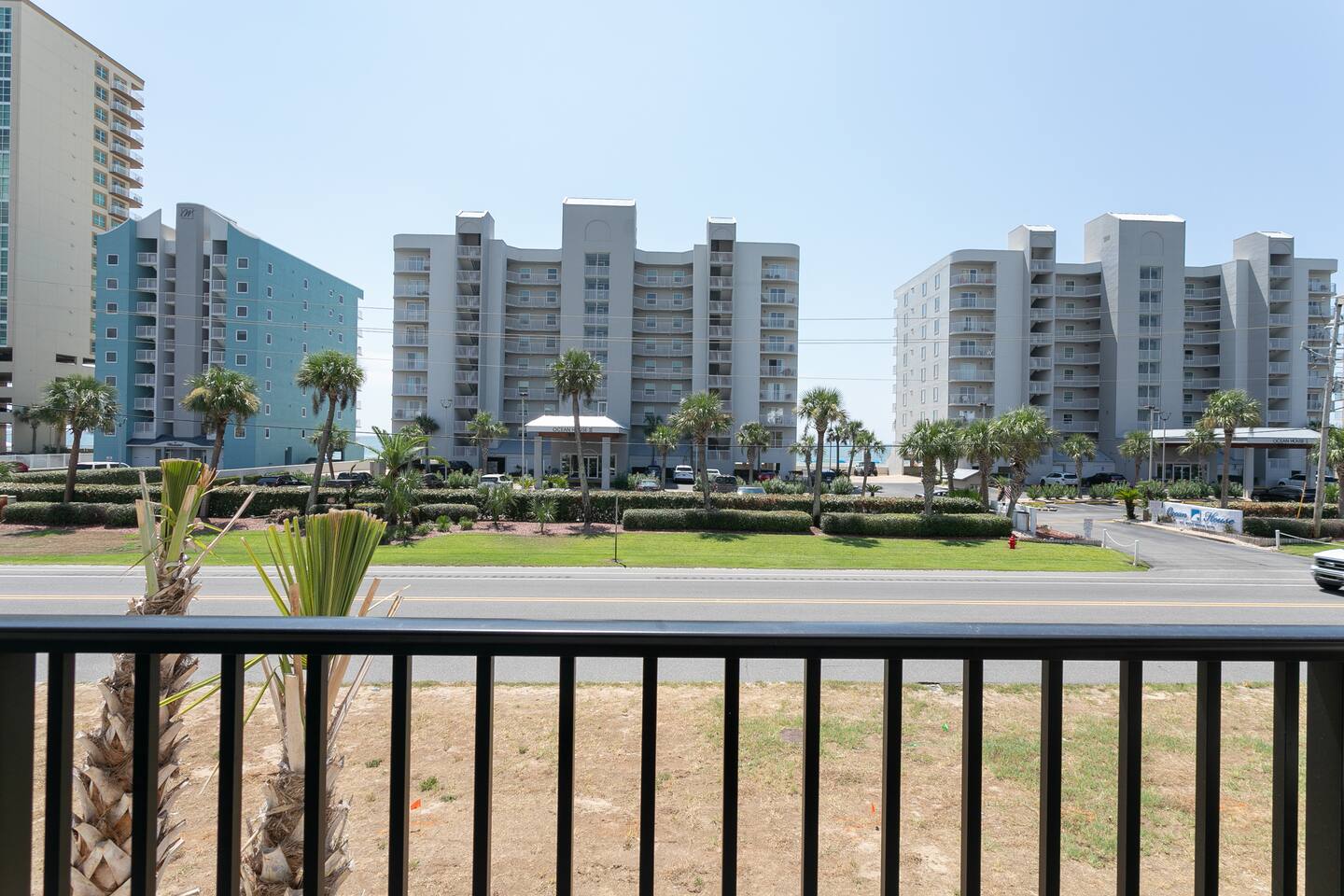 Beach View! 2 King Masters - Sleeps 12 - Pool!