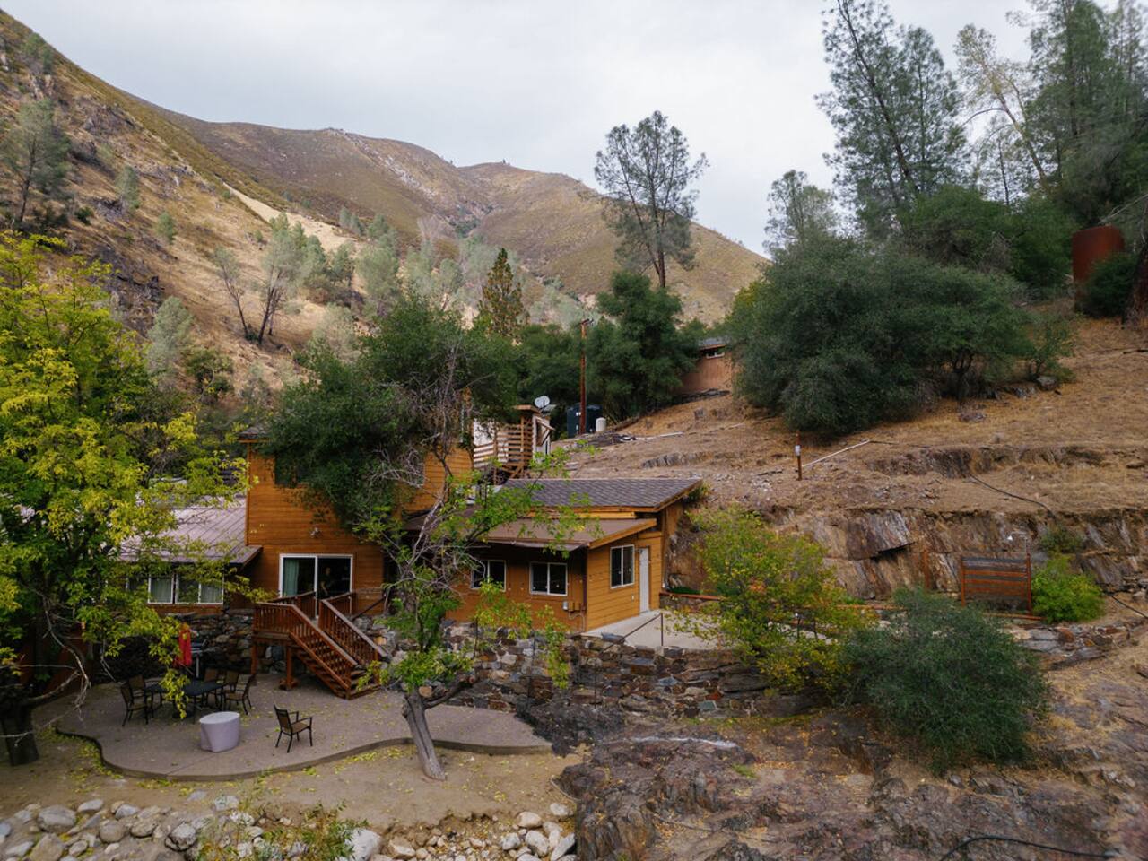 Retreat at River’s Edge – 10 miles from Yosemite — El Portal, CA — vacation rental