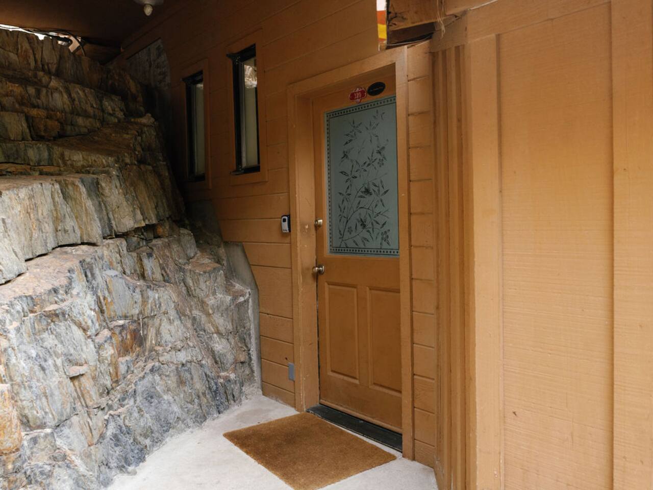 Retreat at River’s Edge – 10 miles from Yosemite