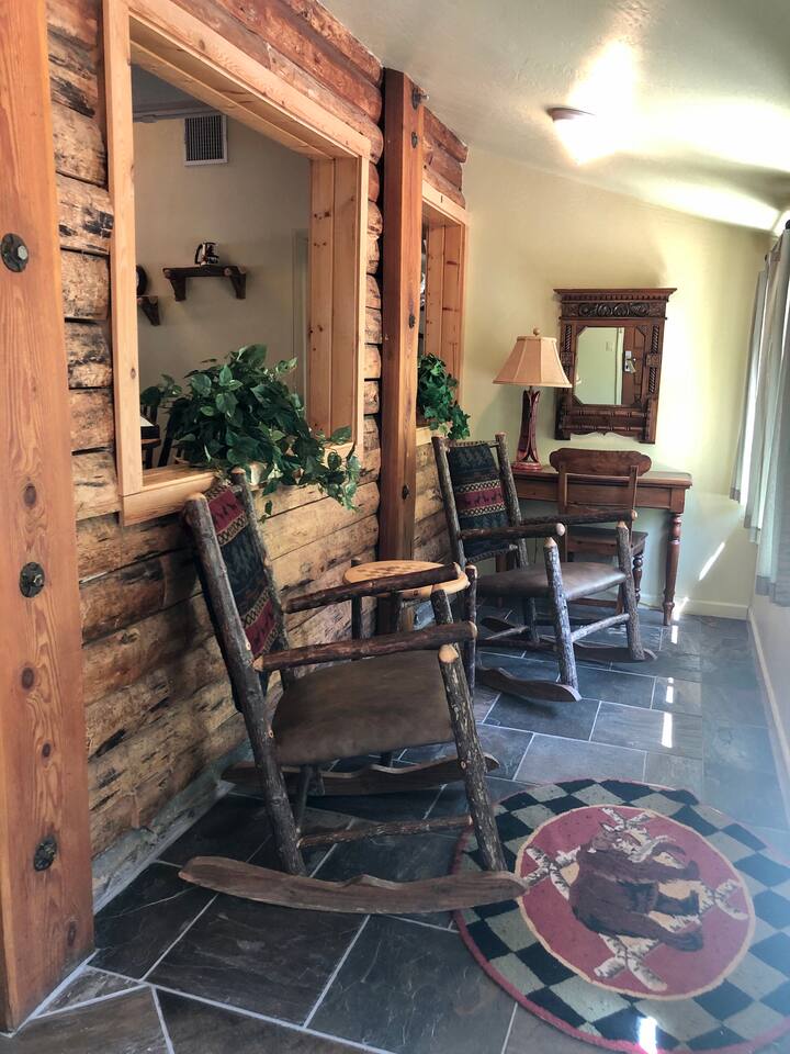 Historic Cabin on Merced River - 10mi to Yosemite