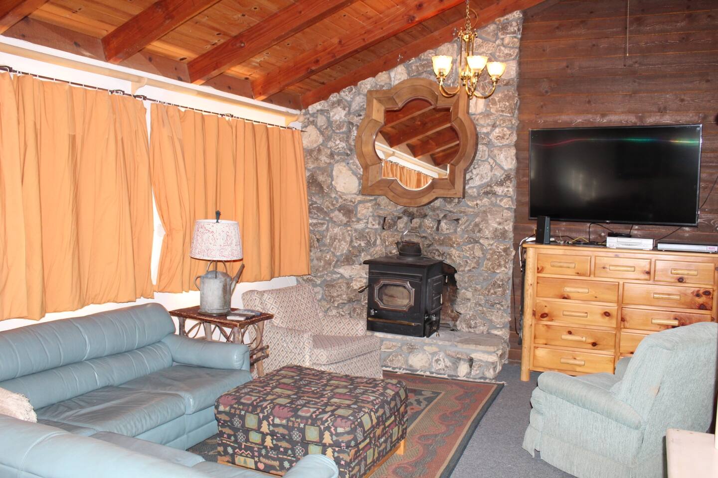 Classic Brier Bear Hideaway+Boat Slip at Bass Lake