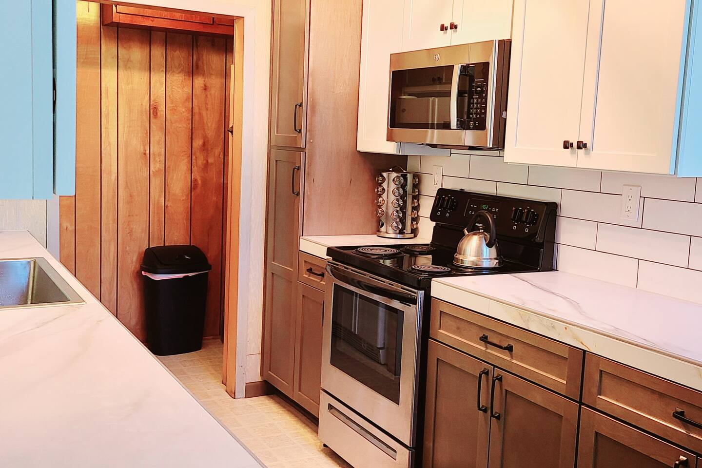 Lakeview Lodge, bookable boat slip! - Holiday Home