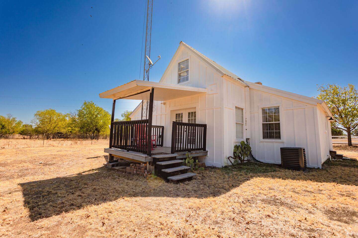 The Farmhouse - 15 min from Waco