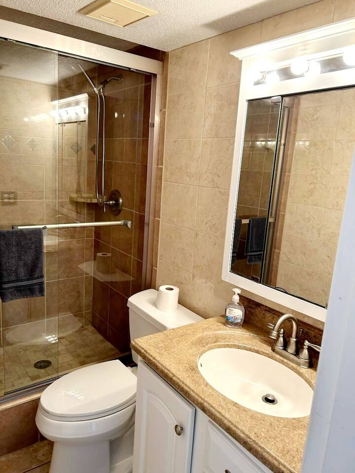 2 bdrm Ormond Beachside Luxury Townhouse w/pool