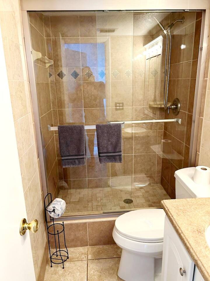 2 bdrm Ormond Beachside Luxury Townhouse w/pool