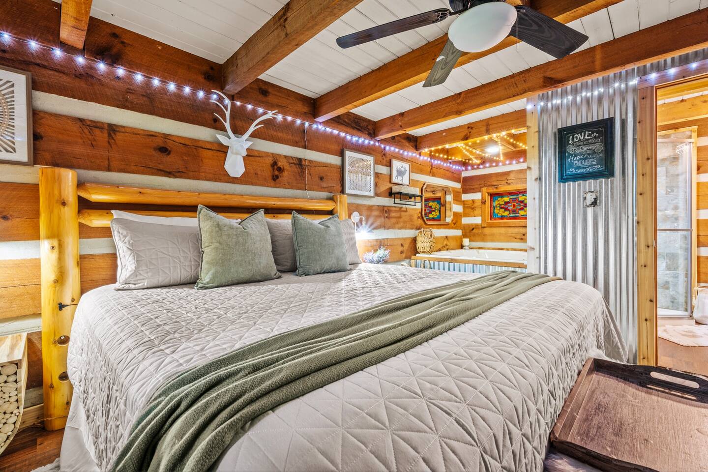 Seasonal View! Kid's Loft, Theater, Hot Tub, XBox