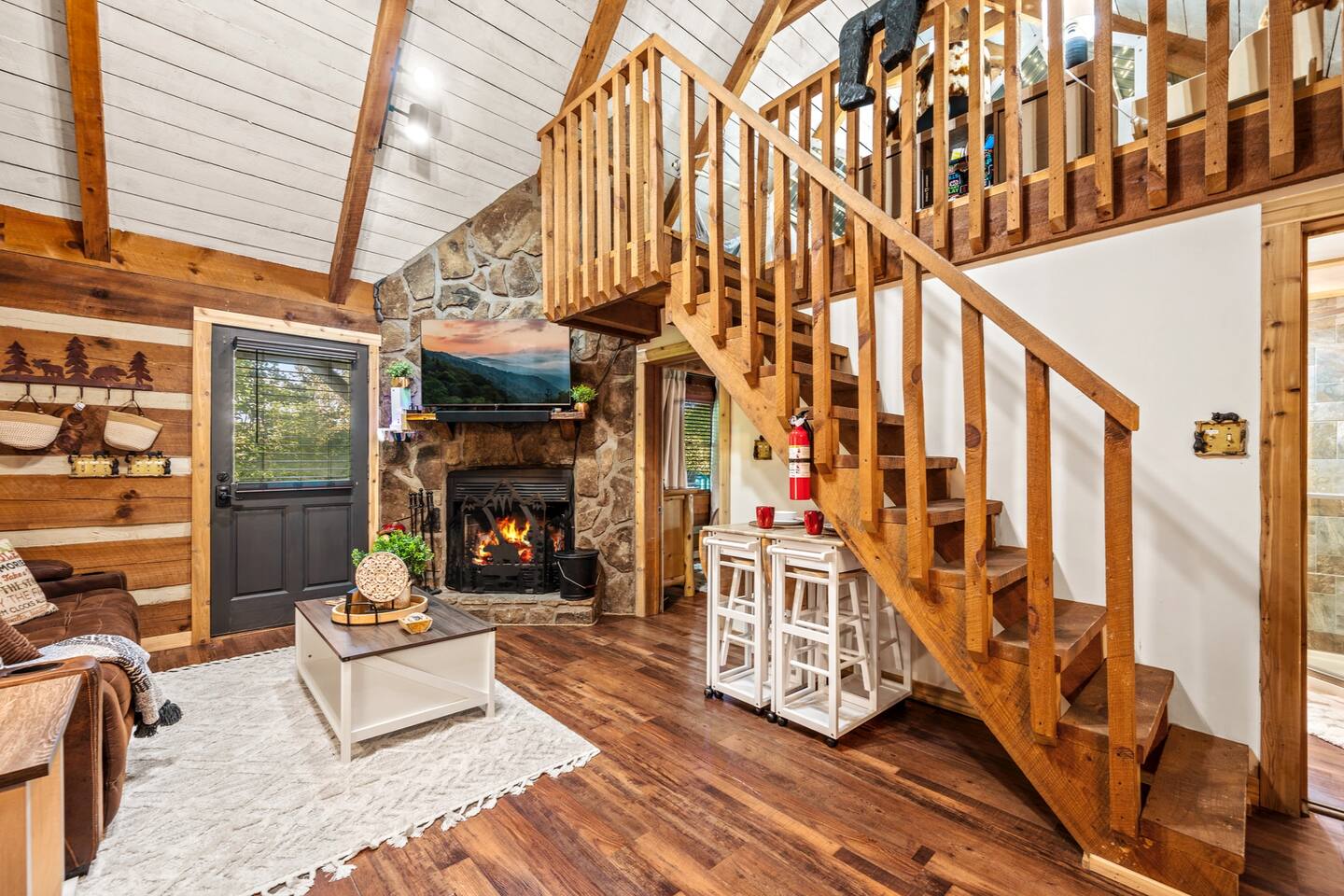 Seasonal View! Kid's Loft, Theater, Hot Tub, XBox