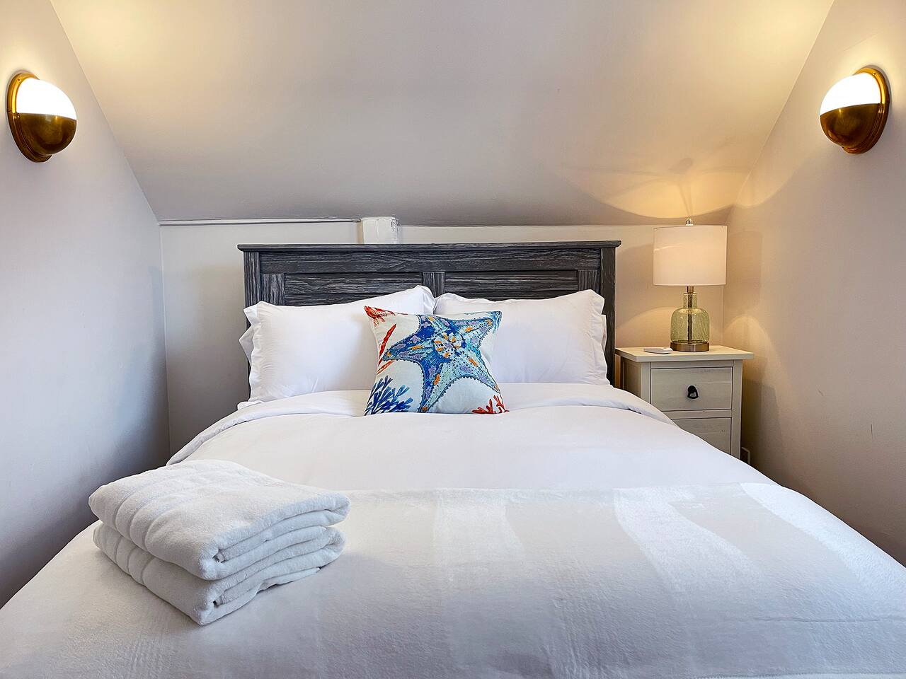 Antique Cottage, Shops, Restaurants, Crocker Park