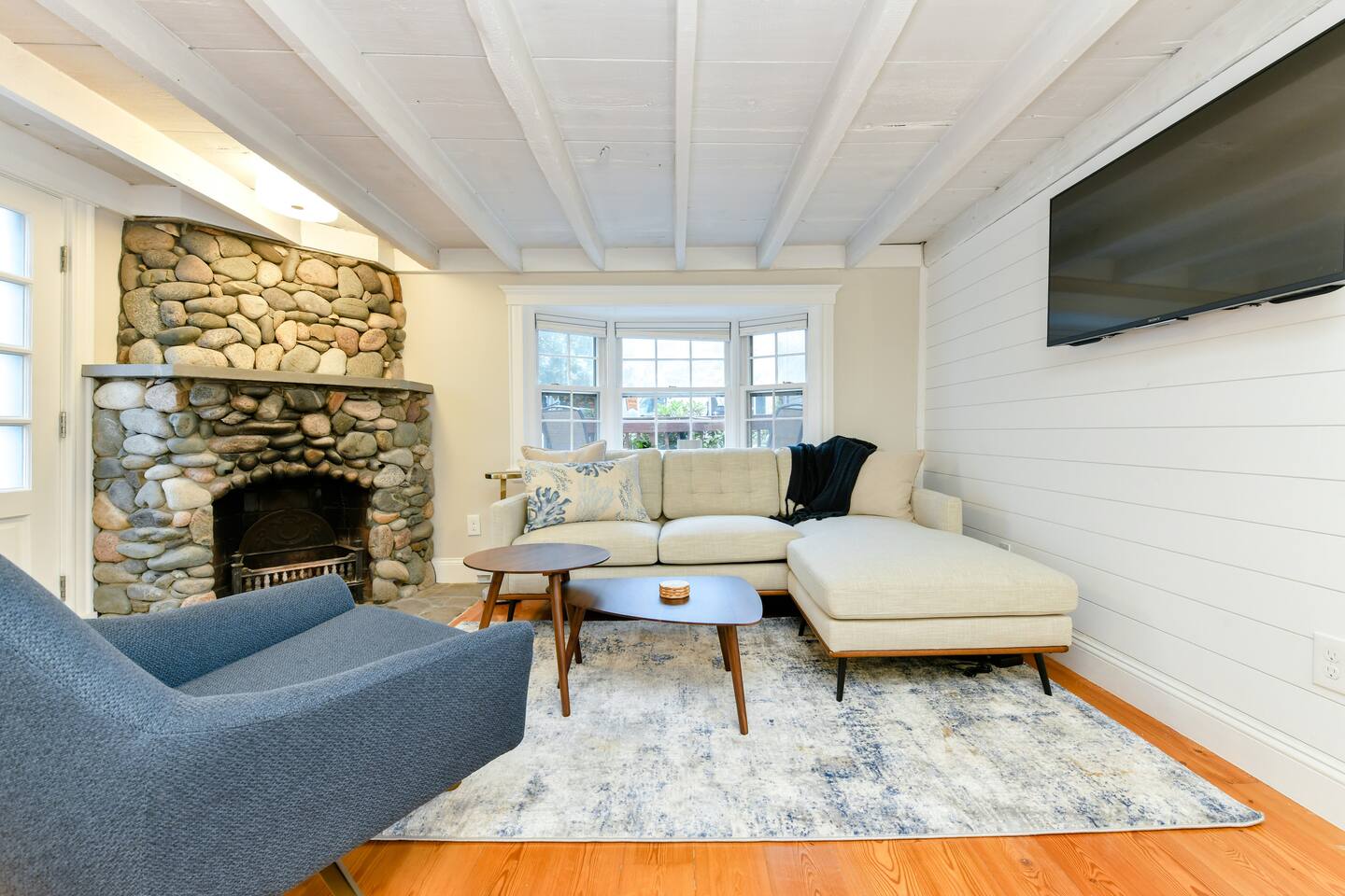 Antique Cottage, Shops, Restaurants, Crocker Park