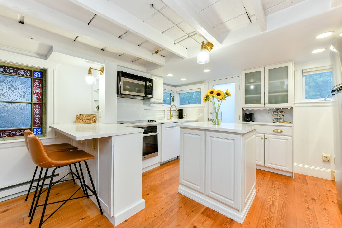 Antique Cottage, Shops, Restaurants, Crocker Park