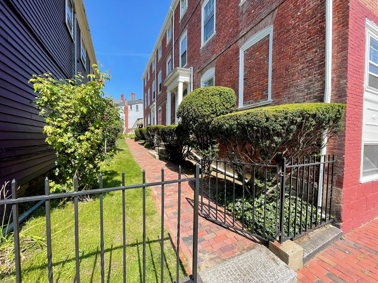 Central Old Town 2-Bed Apt, Shopping, Restaurants