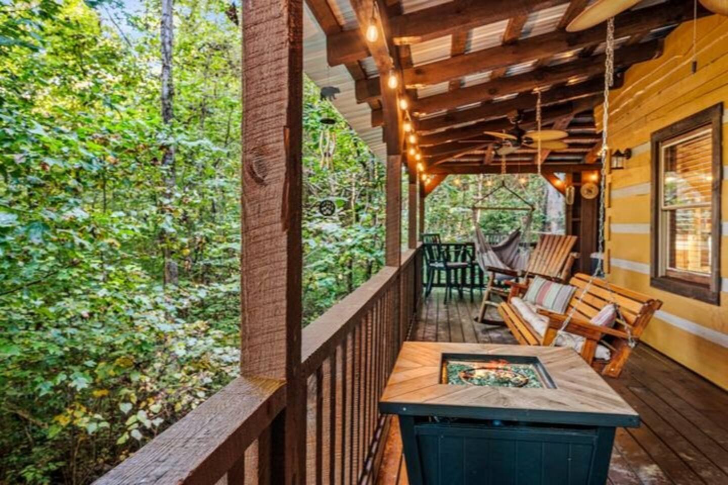 Fall Foliage! King Beds, Theater, Hot Tub, XBox