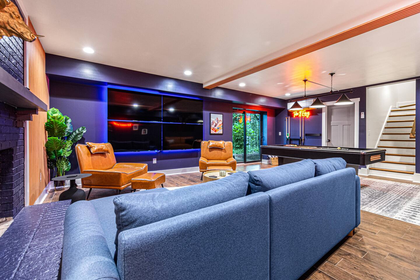 Wooded Oasis, HotTub, Sauna, GameRoom, 15min 2 AVL