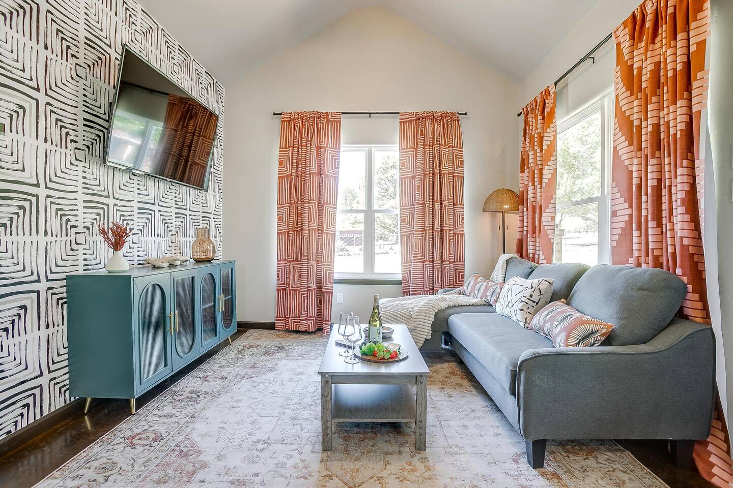 Remodeled Private 1BR Guest House Fire Pit & Grill