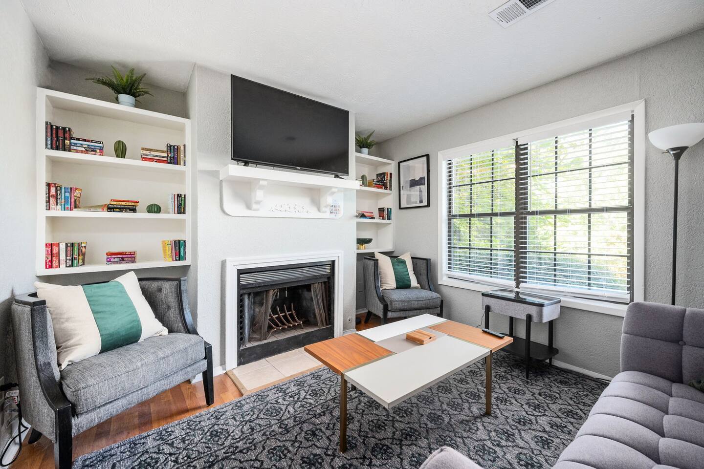 Vibrant Family Retreat~Sleeps 8~2 Kings~ Game Room