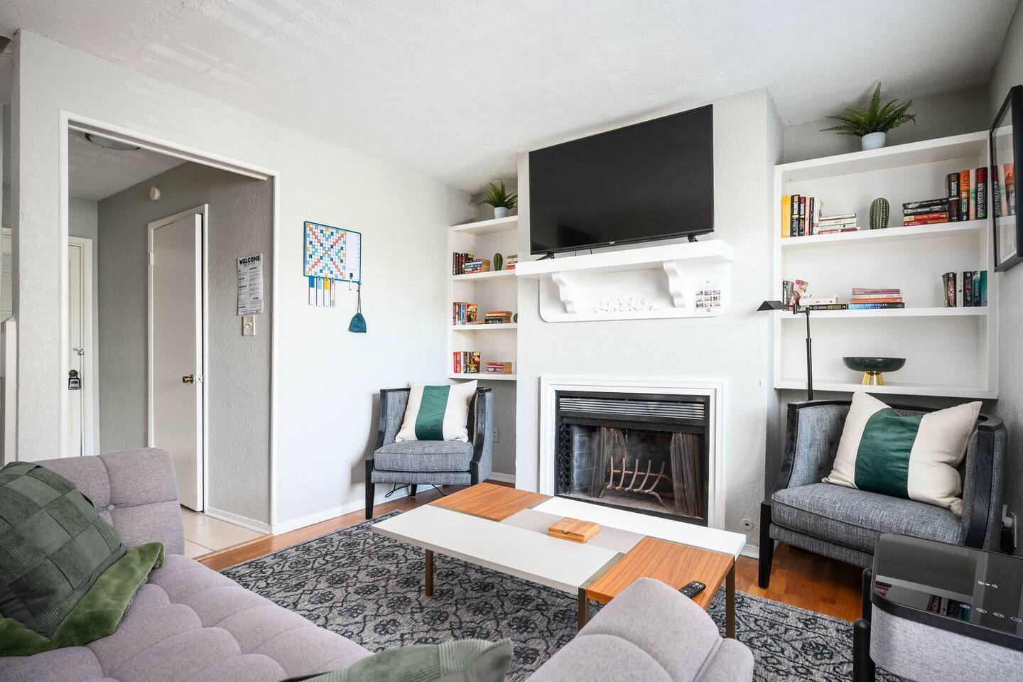 Vibrant Family Retreat~Sleeps 8~2 Kings~ Game Room