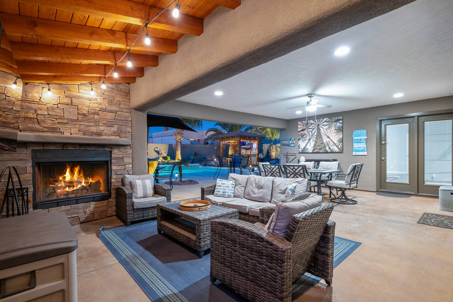 Casa De Palmas | Heated Pool & Spa | Bar | Parking