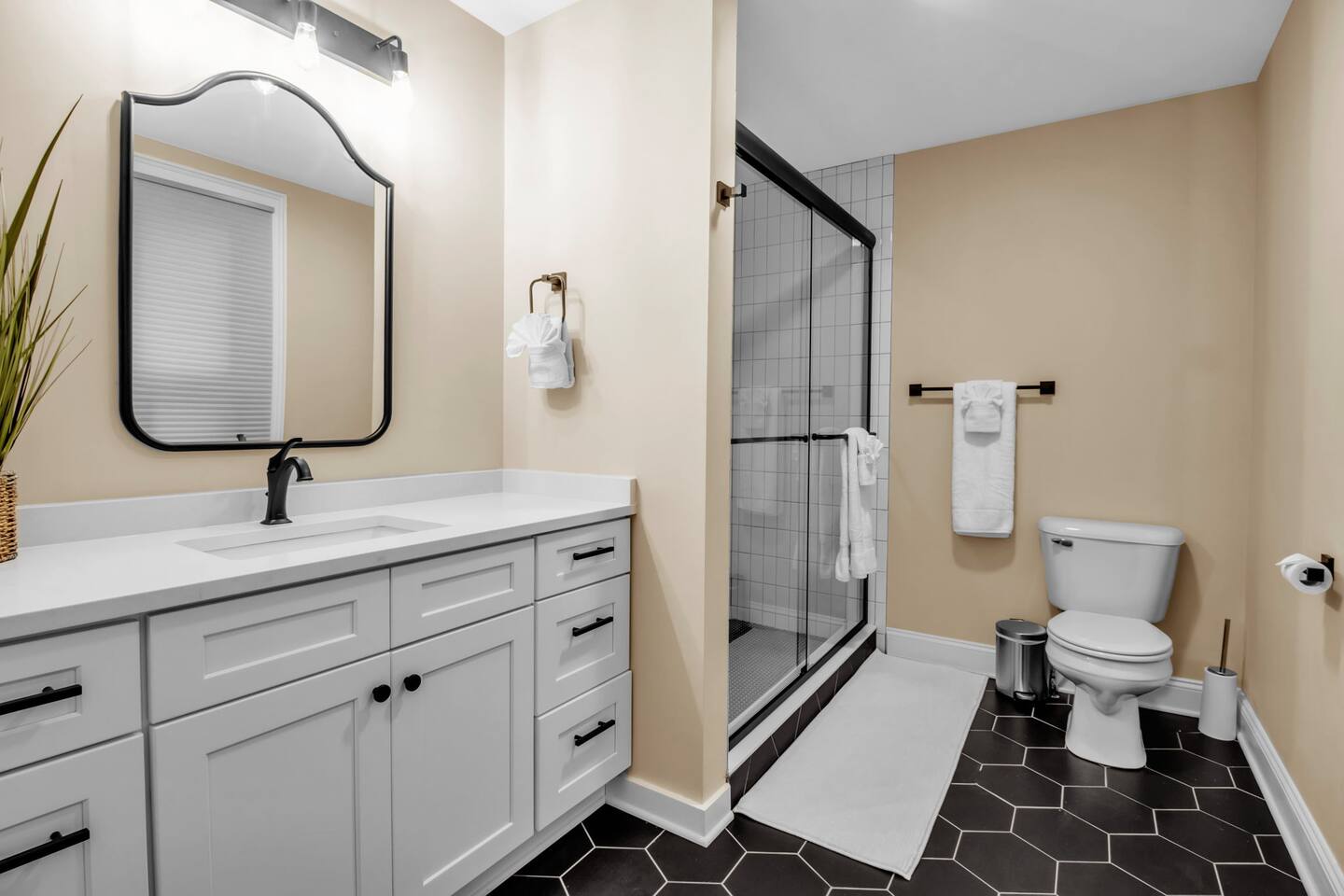 Huge Chic Central Laundry Office
