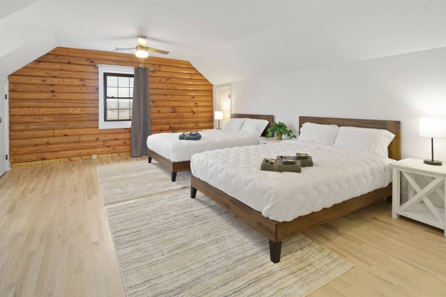 Renovated 5BR/3BA Cabin w/ Rec Room