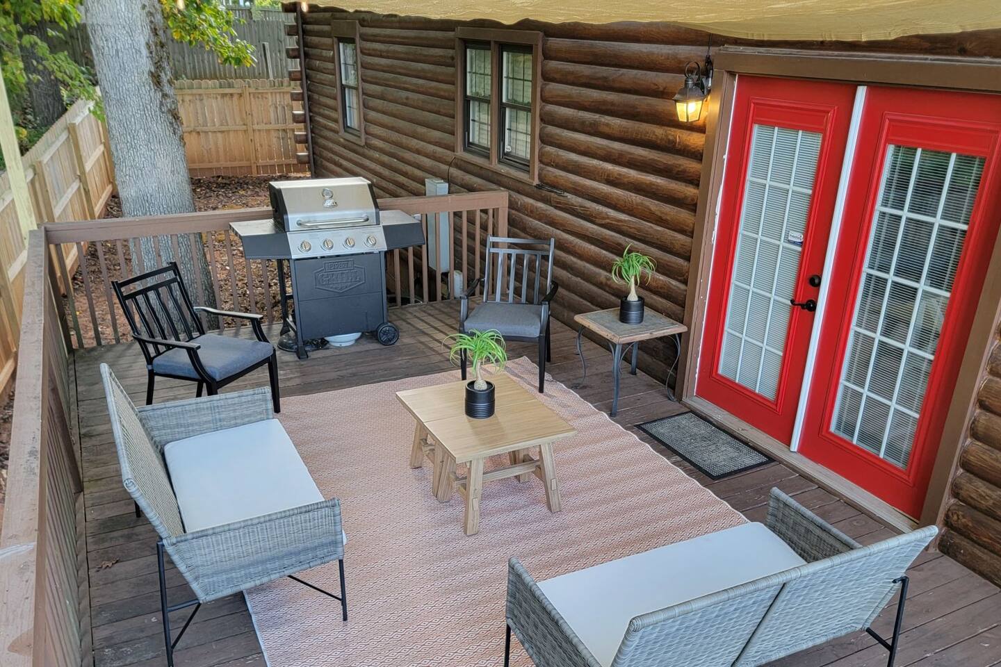 Renovated 5BR/3BA Cabin w/ Rec Room