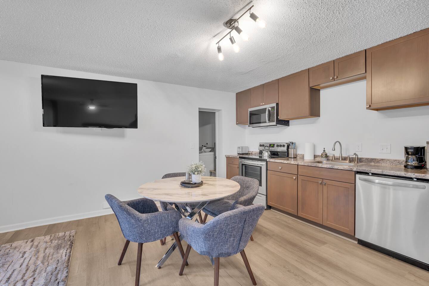 Brand new immaculate guest suite