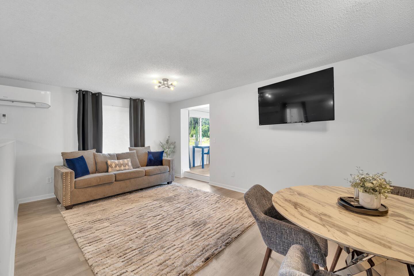 Brand new immaculate guest suite