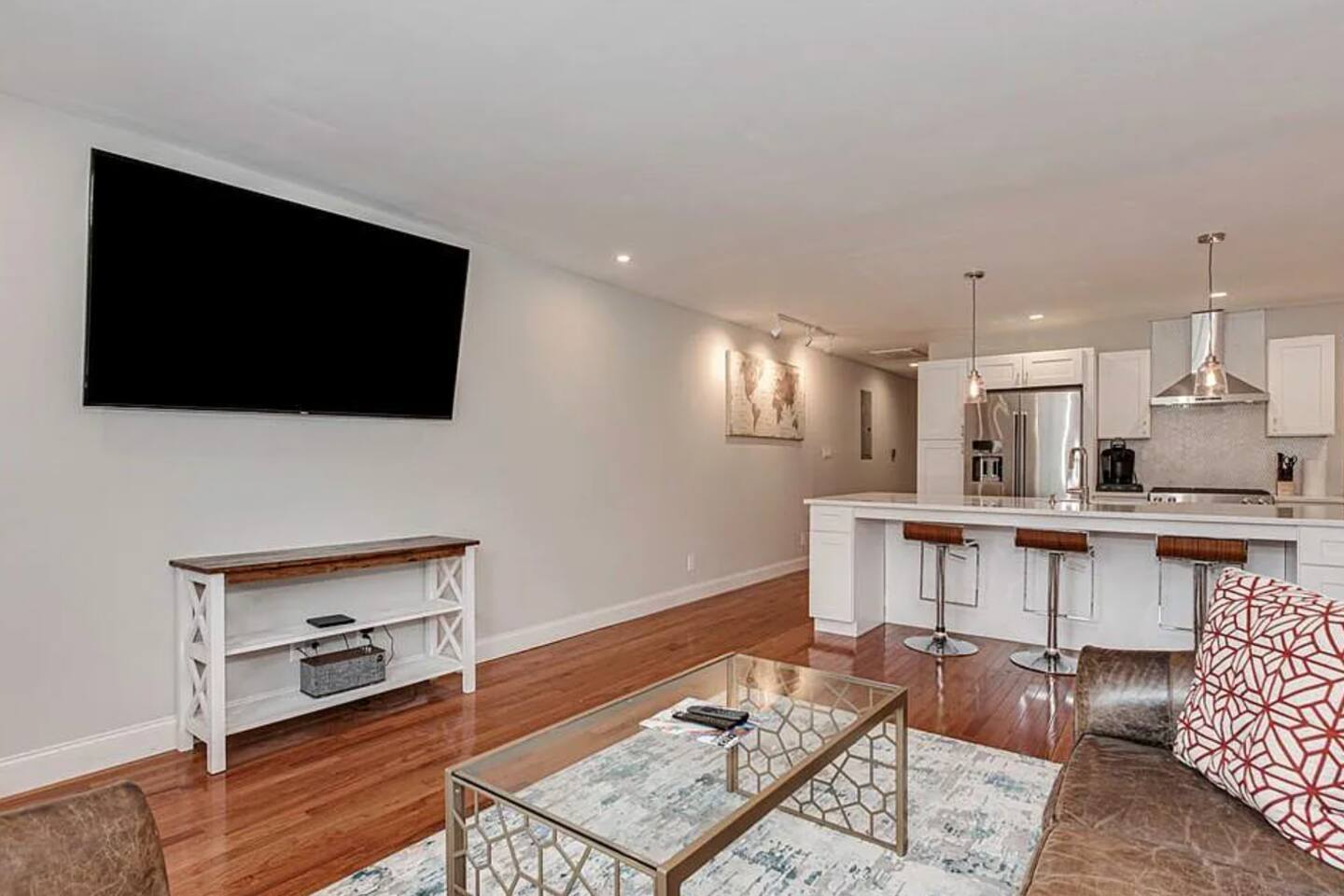 Abbott Park 5 minutes to South End- 2 BR