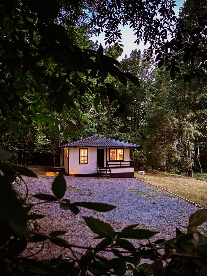 Black and White Cabin on Tranquil Three Acres — Matthews, NC — vacation rental