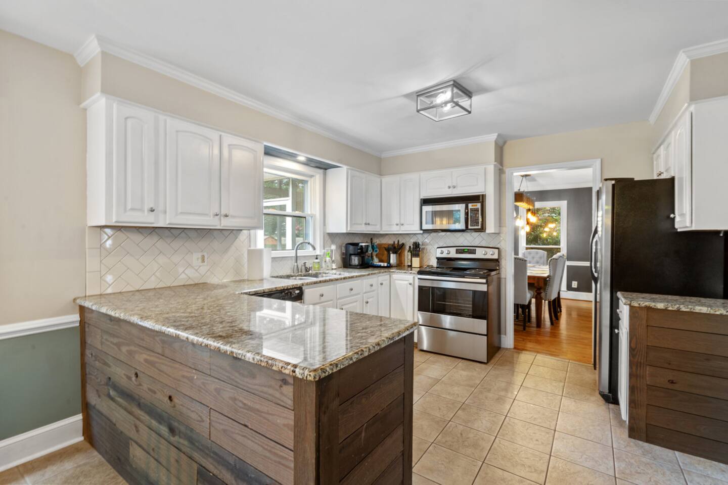 Private POOL and baby friendly home near Uptown