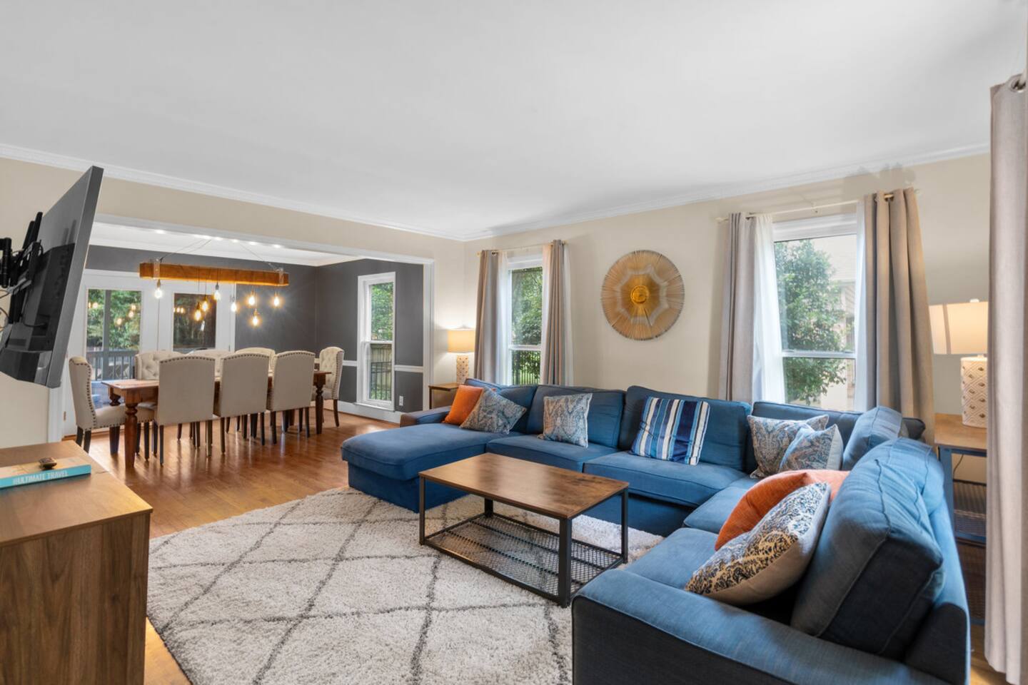 Private POOL and baby friendly home near Uptown