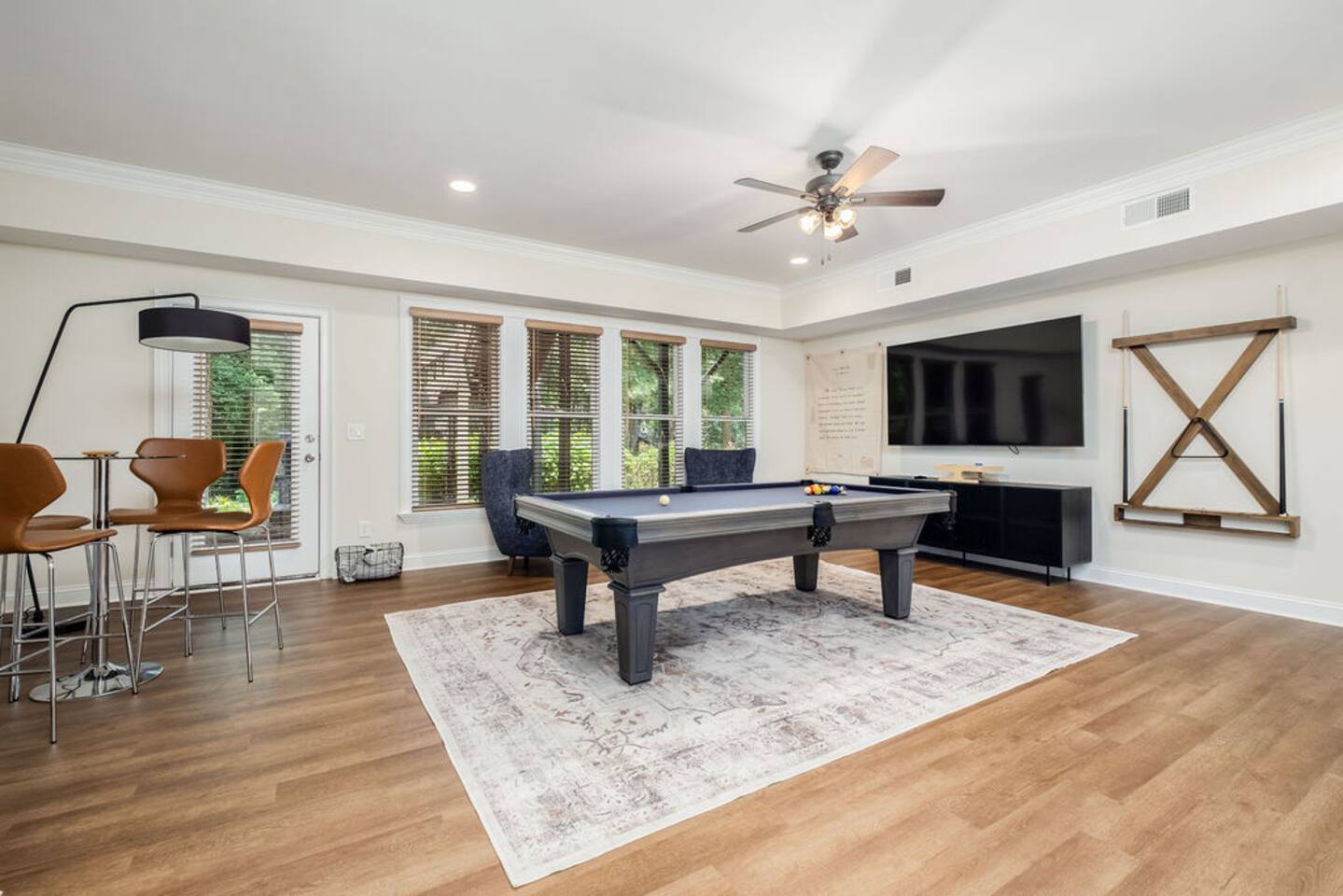 Blissful Lake Views + Hot Tub + Pool Table